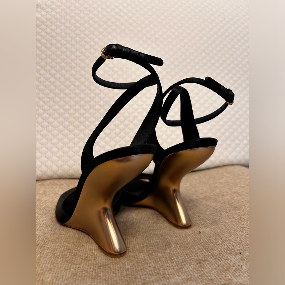 FERRAGAMO Arsina Womens Black Open Toe Gold Wedge Heeled Ankle Strap Sandal 8.5 - Picture 5 of 10